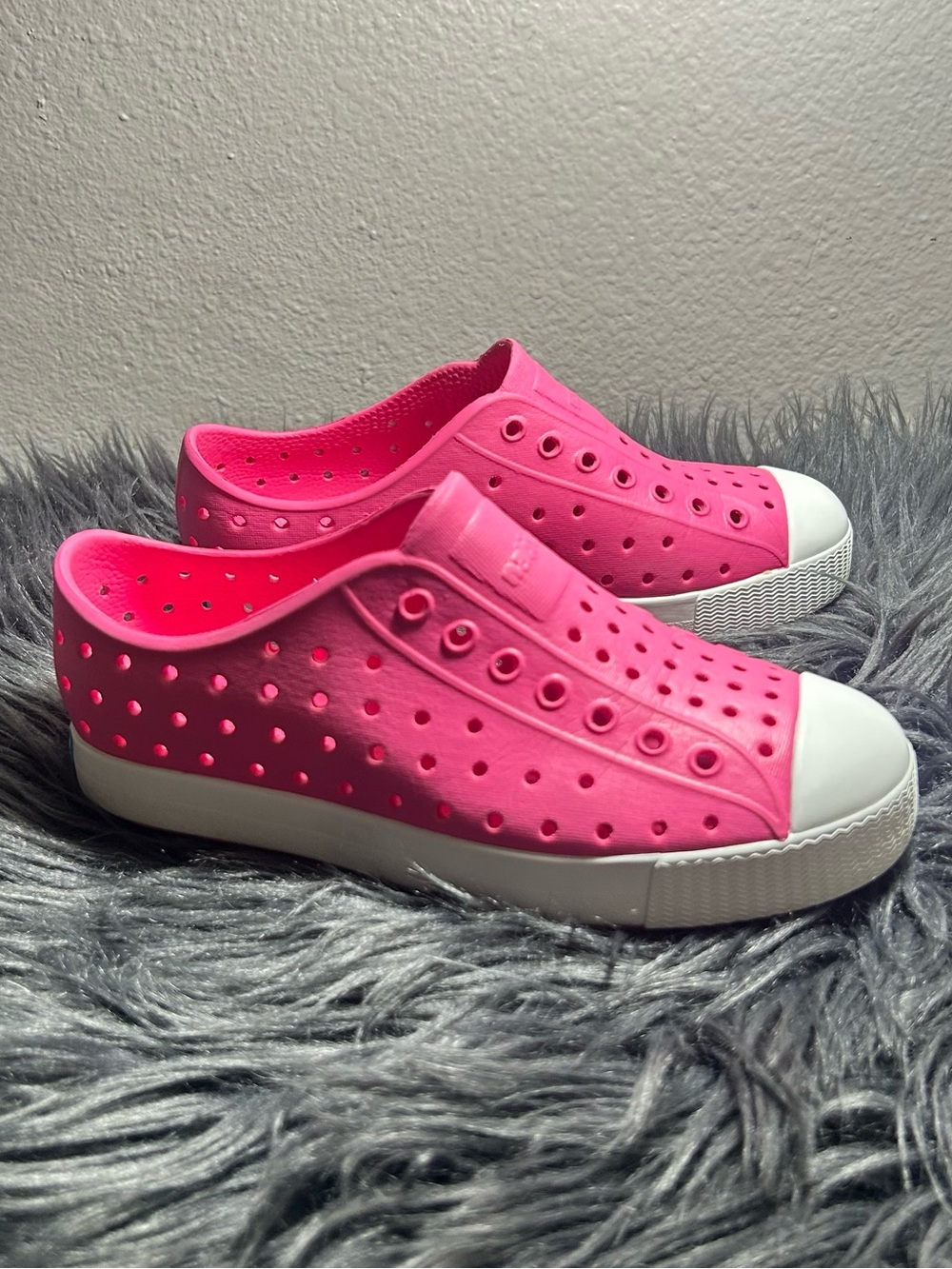 Native Jefferson Hollywood Pink/Shell White Pink Slip-On Water-Friendly Size J1 - Picture 4 of 9